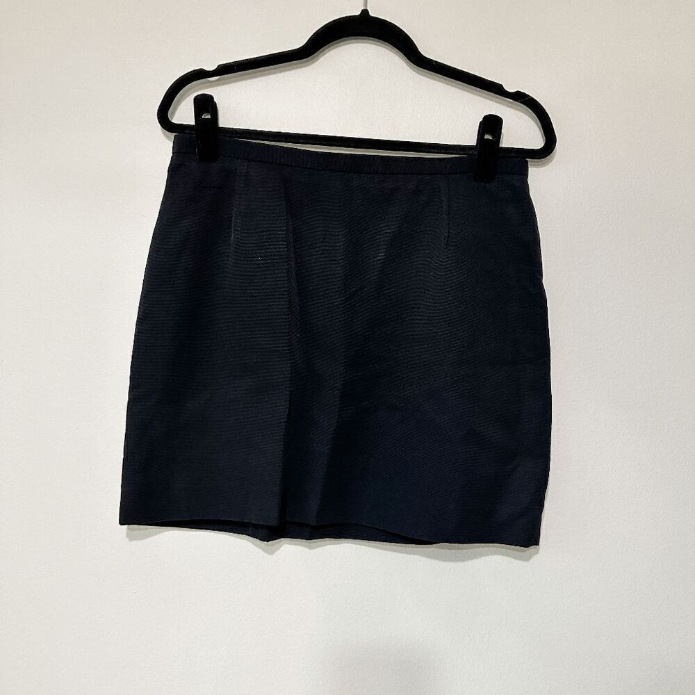 H&M Black Textured Mini Skirt with exposed Gold Zipper Size 10 - Picture 2 of 8